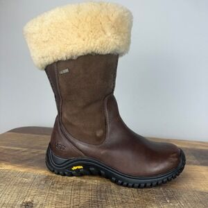 UGG Bandon Gore-Tex Womens Size 7 Brown Leather Boots Sheepskin Fur Lining 5497